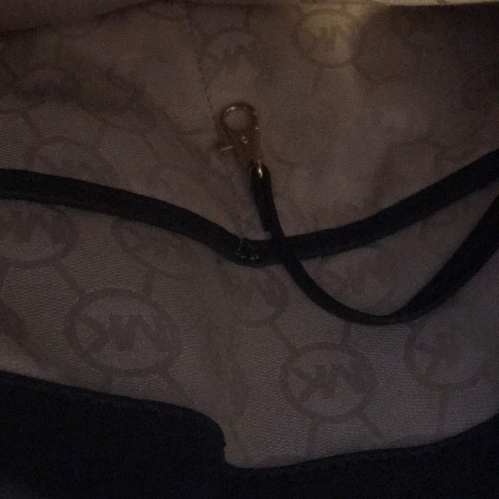 Like New Michael Kors Dark Blue Shoulder Bag 💼💕 - Picture 7 of 7